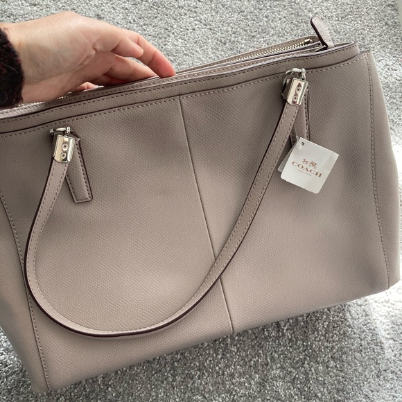 Coach shoulder bag NWT large size zip tote - Picture 4 of 7